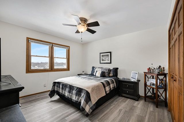 2664 E Henry AVENUE, Cudahy, WI 53110