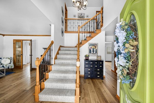 2664 E Henry AVENUE, Cudahy, WI 53110