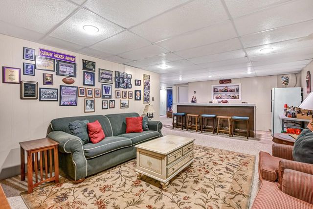 2664 E Henry AVENUE, Cudahy, WI 53110