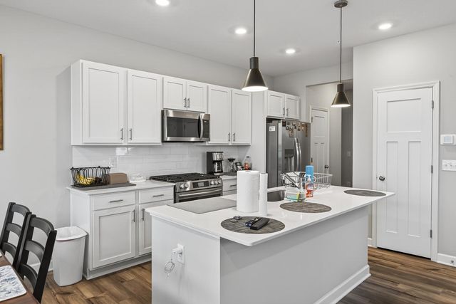 1935 Prospect Lane, Carver, MN 55315