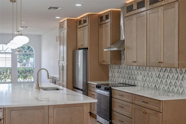 2424 STONE CROSS CIRCLE, Orlando, FL 32828