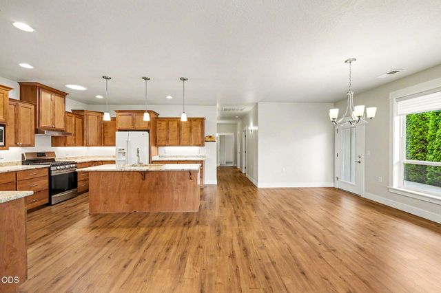430 Bridge Creek Drive, Central Point, OR 97502