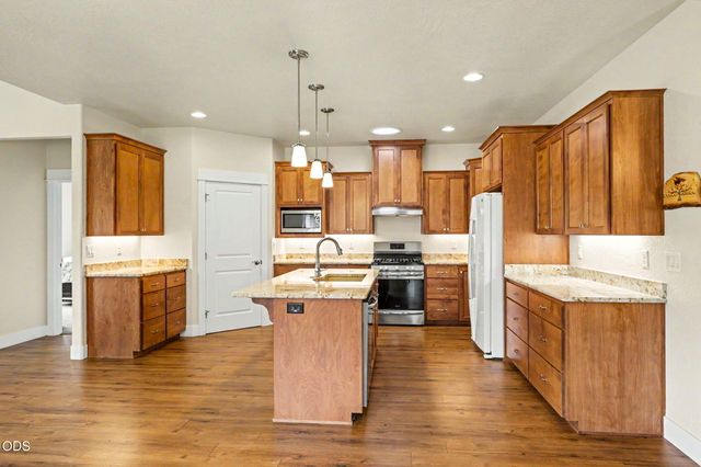 430 Bridge Creek Drive, Central Point, OR 97502