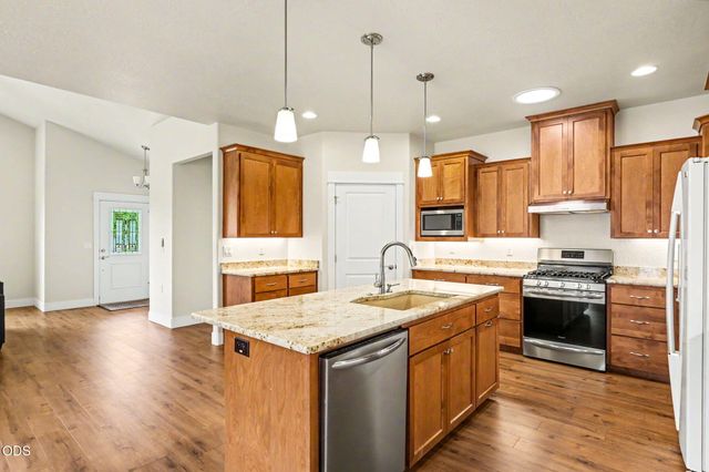 430 Bridge Creek Drive, Central Point, OR 97502