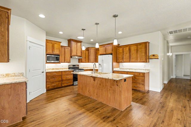 430 Bridge Creek Drive, Central Point, OR 97502