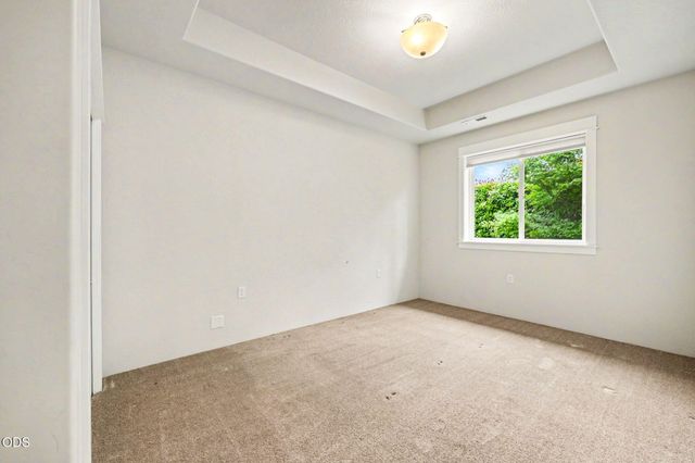 430 Bridge Creek Drive, Central Point, OR 97502