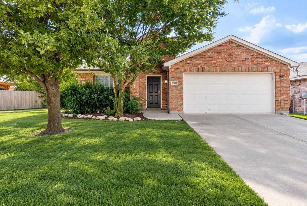 10417 Winding Passage Way, Fort Worth, TX 76131 — exterior