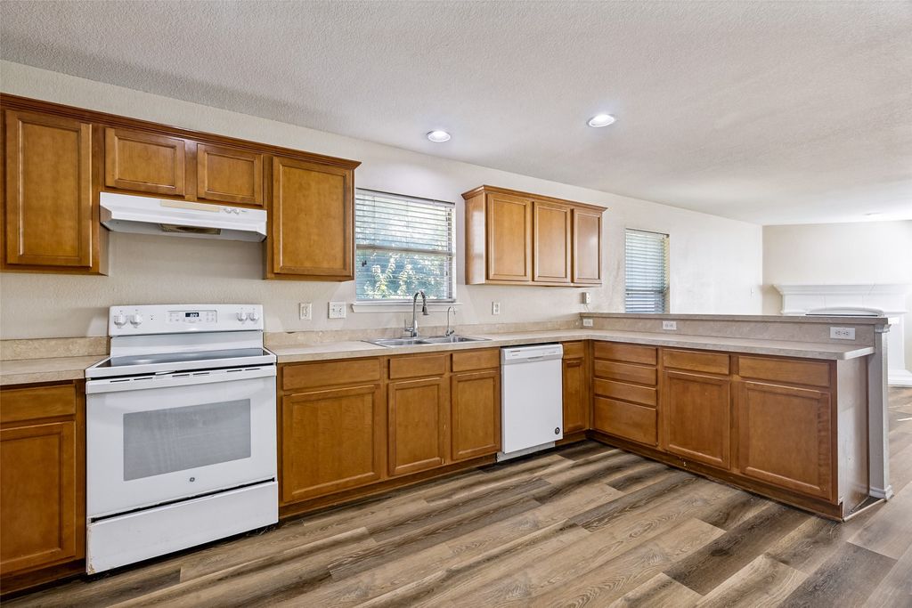 10417 Winding Passage Way, Fort Worth, TX 76131 — photo 2