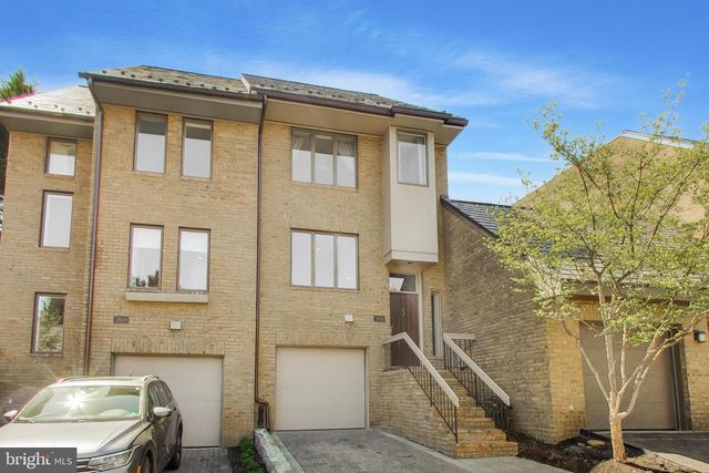3810 N RICHMOND ST, Arlington, VA 22207
