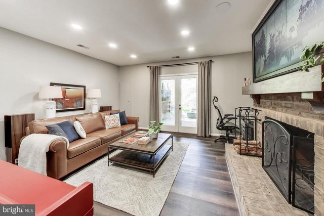 3810 N RICHMOND ST, Arlington, VA 22207