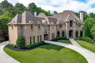 453 Londonberry Road, Sandy Springs, GA 30327