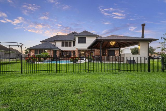 1407 Bentlake Lane, Pearland, TX 77581