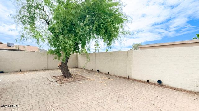 8939 N 8TH Street, Phoenix, AZ 85020