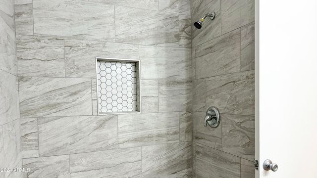 8939 N 8TH Street, Phoenix, AZ 85020