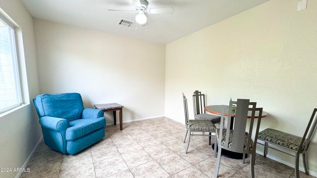 8939 N 8TH Street, Phoenix, AZ 85020