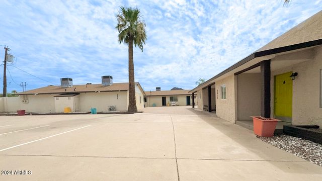 8939 N 8TH Street, Phoenix, AZ 85020