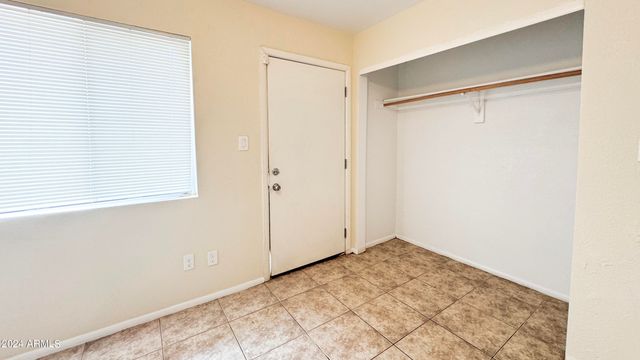 8939 N 8TH Street, Phoenix, AZ 85020