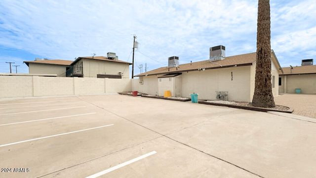 8939 N 8TH Street, Phoenix, AZ 85020