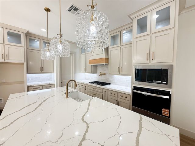 7621 Roman Dr, Corpus Christi, TX 78414