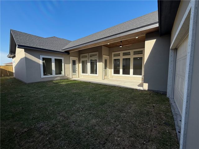 7621 Roman Dr, Corpus Christi, TX 78414