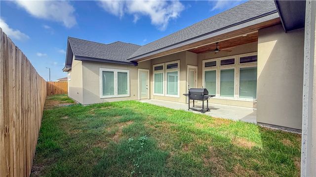 7621 Roman Dr, Corpus Christi, TX 78414