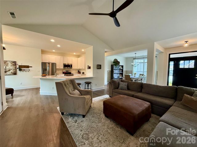 137 Marianne Drive, Hendersonville, NC 28739