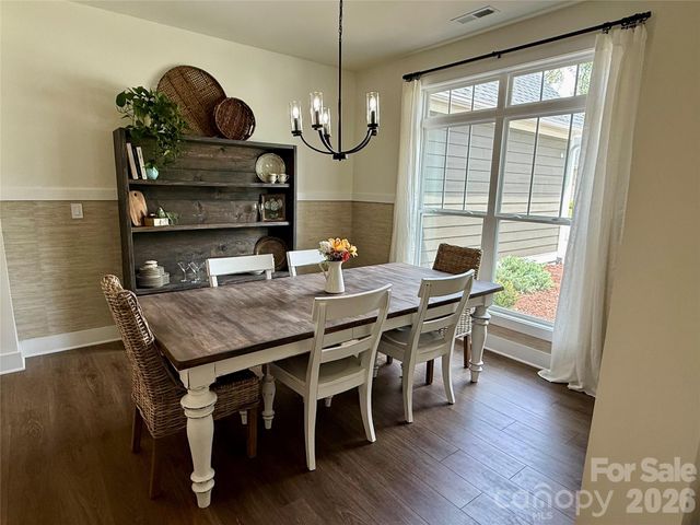 137 Marianne Drive, Hendersonville, NC 28739