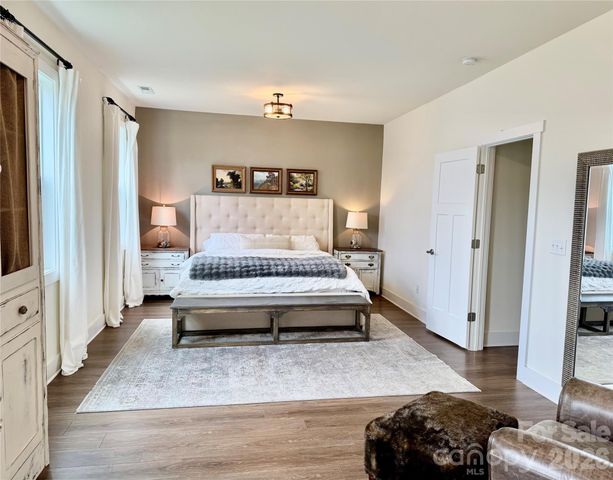 137 Marianne Drive, Hendersonville, NC 28739