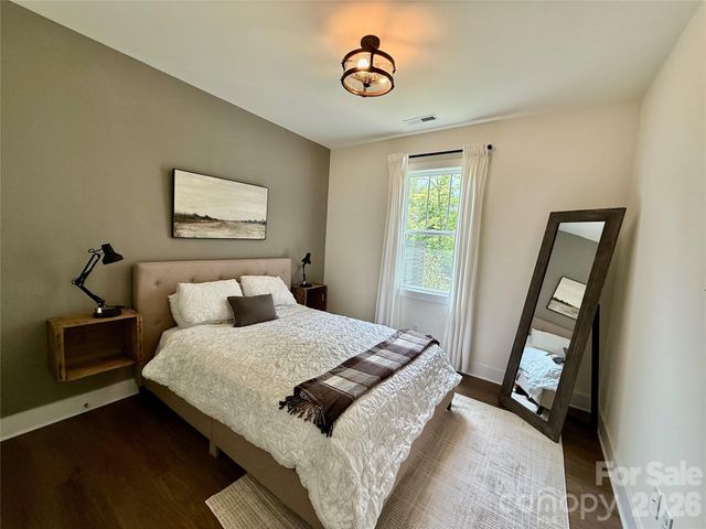 137 Marianne Drive, Hendersonville, NC 28739