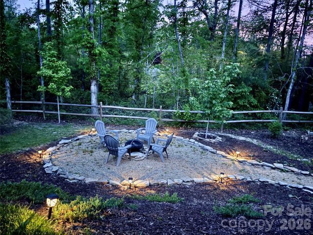 137 Marianne Drive, Hendersonville, NC 28739