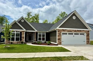 137 Marianne Drive, Hendersonville, NC 28739