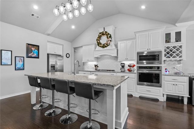 4664 W Oldham Drive, Fayetteville, AR 72704