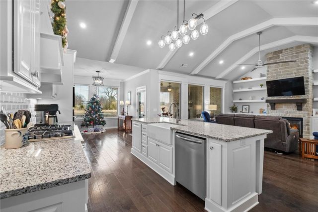 4664 W Oldham Drive, Fayetteville, AR 72704