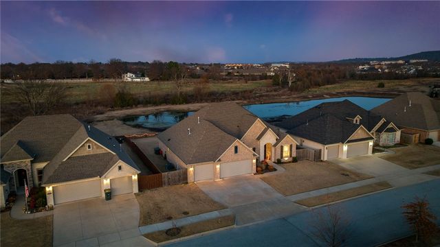 4664 W Oldham Drive, Fayetteville, AR 72704