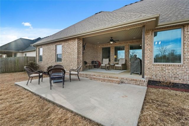 4664 W Oldham Drive, Fayetteville, AR 72704