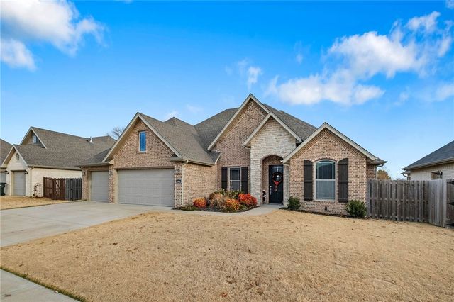 4664 W Oldham Drive, Fayetteville, AR 72704