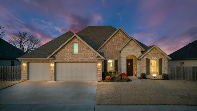 4664 W Oldham Drive, Fayetteville, AR 72704