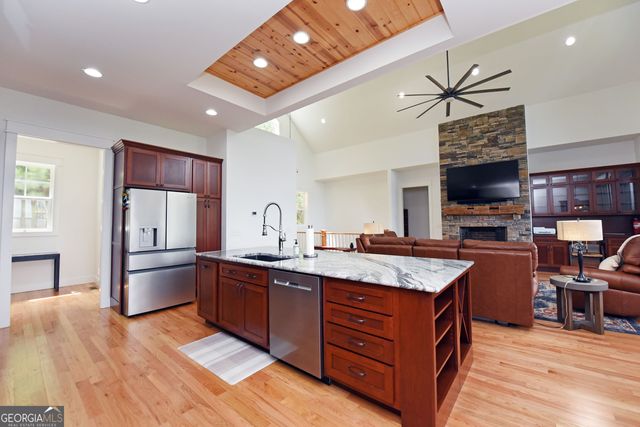 732 Ridge Pointe Way, Blairsville, GA 30512