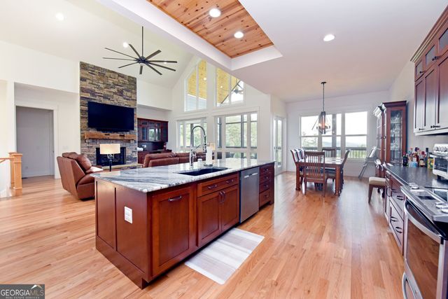 732 Ridge Pointe Way, Blairsville, GA 30512