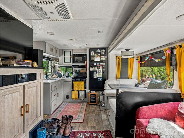 4401 Meadows Town Road, Marshall, NC 28753