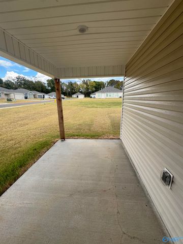 305 Spanish Moss Court, New Market, AL 35761