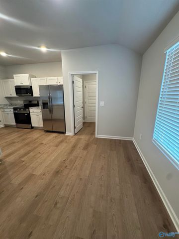 305 Spanish Moss Court, New Market, AL 35761
