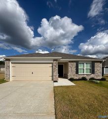 305 Spanish Moss Court, New Market, AL 35761