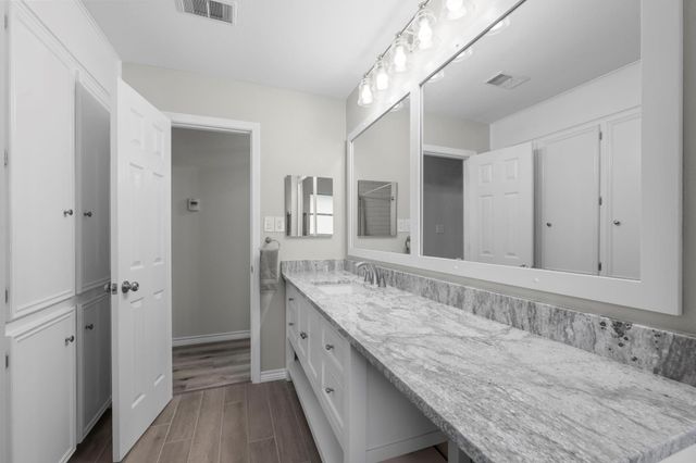 209 Summit Drive, Conroe, TX 77303