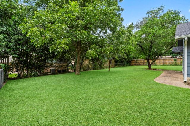 209 Summit Drive, Conroe, TX 77303