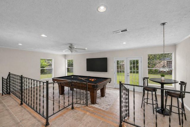 209 Summit Drive, Conroe, TX 77303