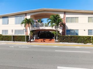 7840 Harding Ave 2, Miami Beach, FL 33141
