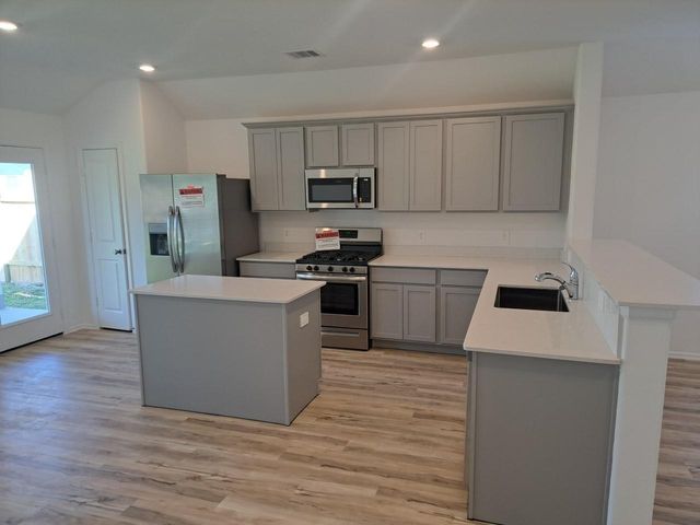 124 Southern Red Oak Lane, Magnolia, TX 77354