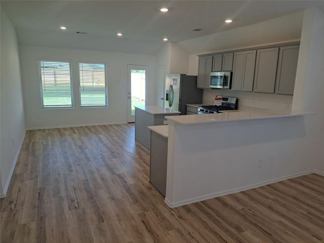 124 Southern Red Oak Lane, Magnolia, TX 77354