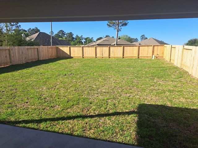 124 Southern Red Oak Lane, Magnolia, TX 77354